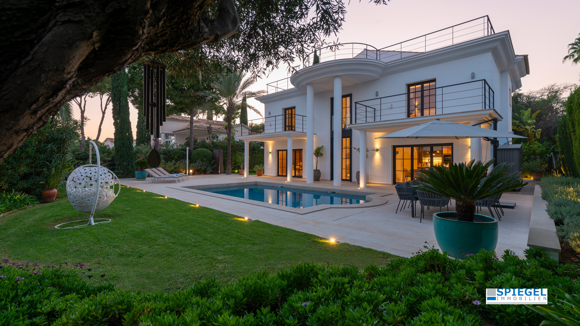 Luxusvilla in Santa Ponsa: Moderne Familienvilla mit Meerblick und Pool